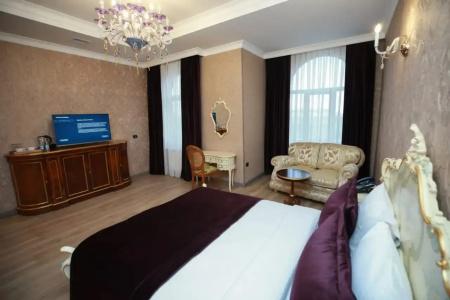 West Inn - 63