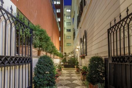 Royal Court - 34