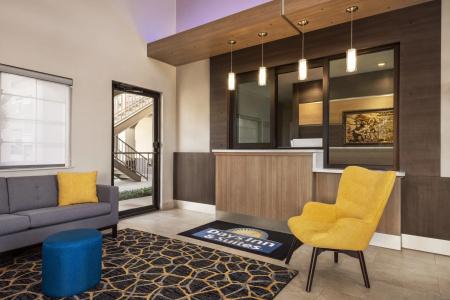 Days Inn & Suites by Wyndham Houston Hobby Airport - 24