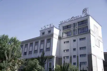 Grand Opera - 1