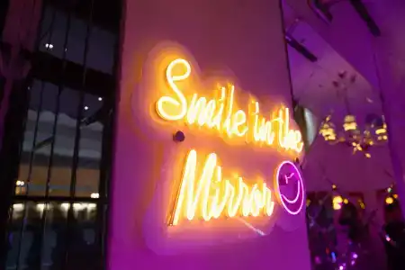 Grand Mirror - 38
