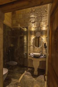 Solo Cave Suites - 32