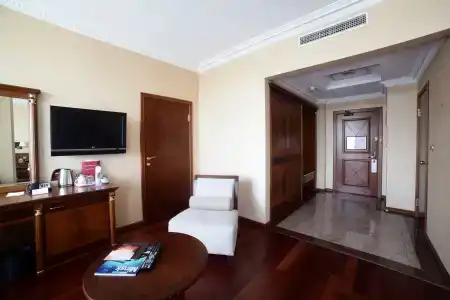 Crowne Plaza Minsk - 36