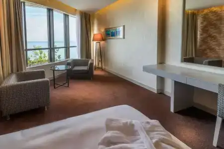 The Grand Gloria - 30