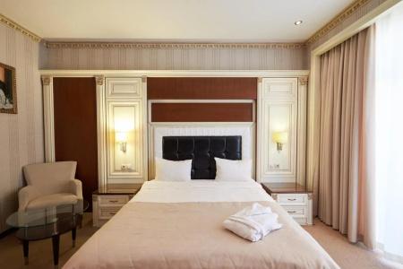 Boulevard Side - 29