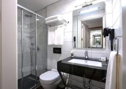 Le Petit Palace - Special Category - 46