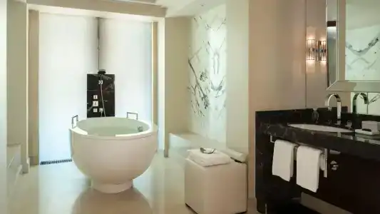 Four Seasons Hotel Moscow - 24