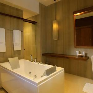 Pandanus Beach Resort & Spa - 66