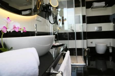 Ramada & Suites by Wyndham Istanbul Sisli - 32