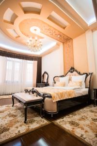 Caravan Castle Boutique - 70