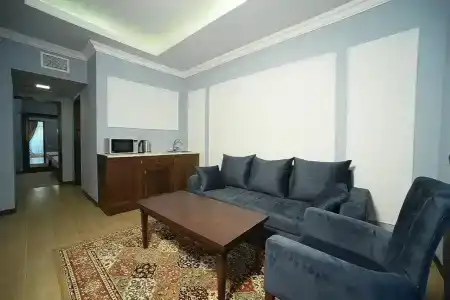 Бульвар - 8