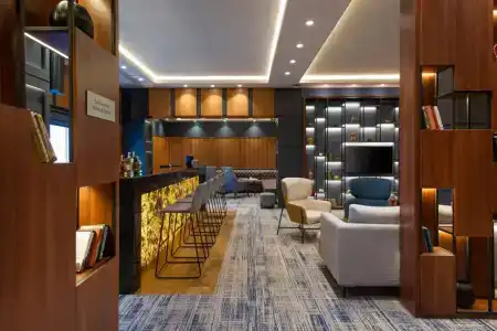 Courtyard by Marriott - 38