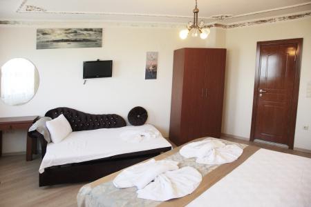 Seahouse Suites - 11