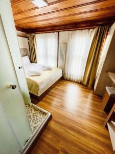 Qonaq & Suites - 33