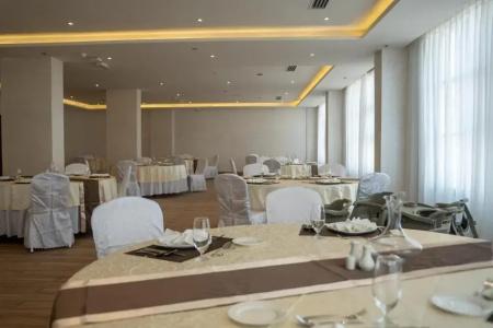 The Plaza & Resort - 24