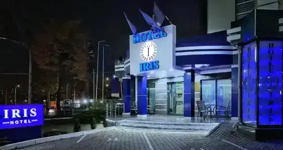 Iris - 8