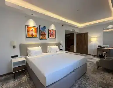 Ramada Encore by Wyndham - 1