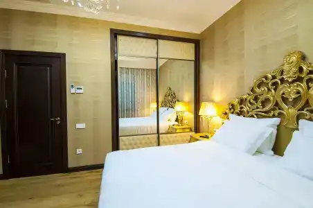 Royal Residence - 123