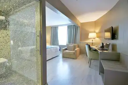 Adamel & Suite - 3
