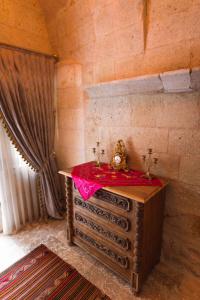 Solo Cave Suites - 71