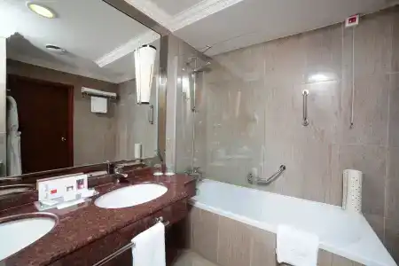 Crowne Plaza Minsk - 34