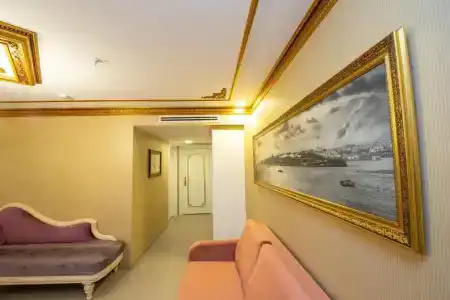 Empire Suite - 48