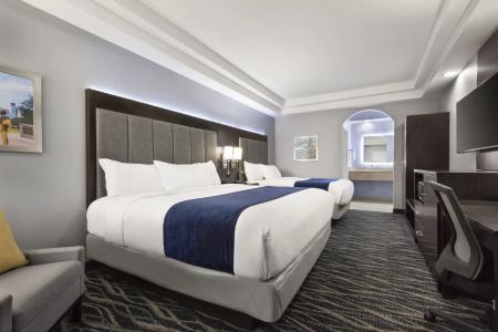 Days Inn & Suites by Wyndham Houston Hobby Airport - 5