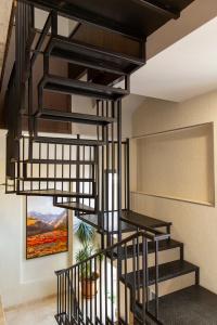 Seventeen Rooms - 21