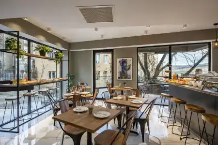Barnovi Boutique - 6
