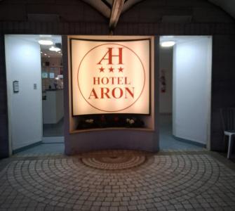Aron - 6