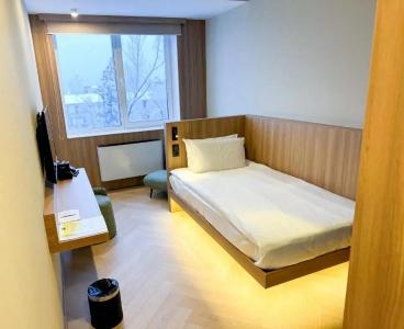 Resident Abay - 25