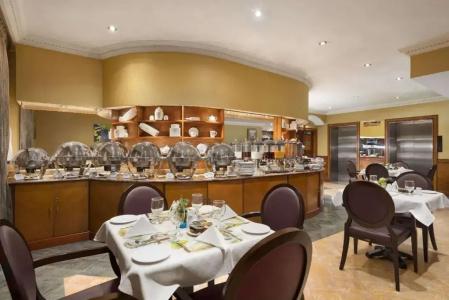 Howard Johnson by Wyndham Abu Dhabi Downtown - 5
