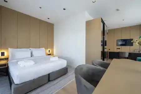 The Grandeur - 60