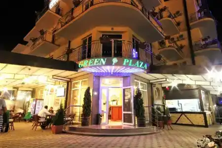 Green Plaza - 2