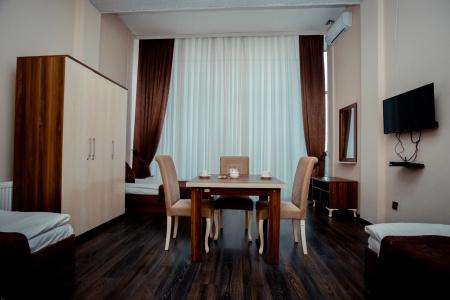 Grand Qafqaz Hostel - 1