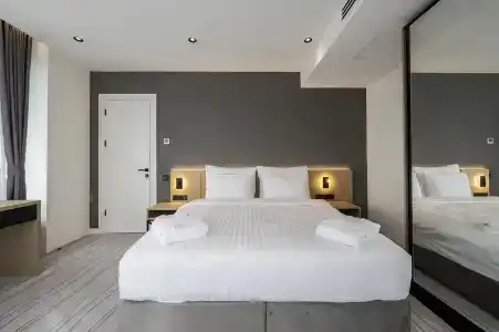 The Grandeur - 68