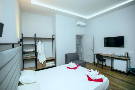 RedHouse - 181