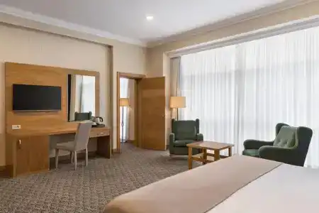 Wyndham - 52