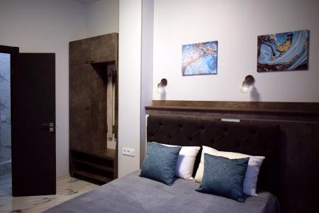 ArtHouse - 102