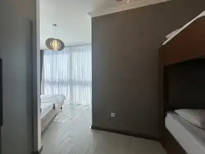 Season Suite Apart - 64