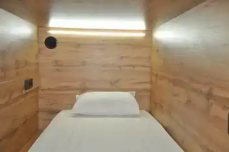 Full House & Capsule Hostel, Rivne - 1