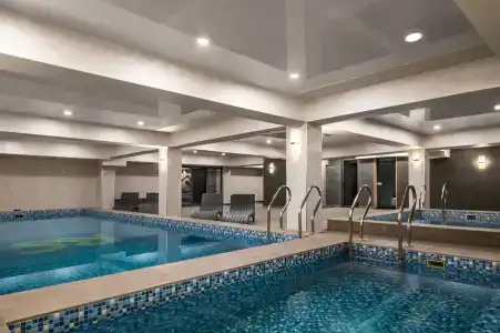 Wyndham Garden - 5