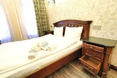 Royal Antique - 104