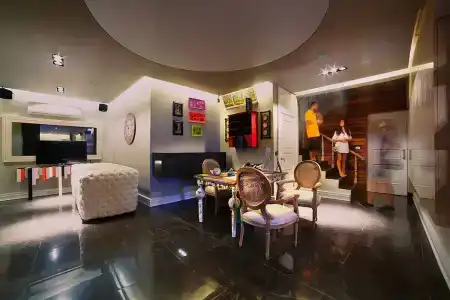 Upperhouse - 36