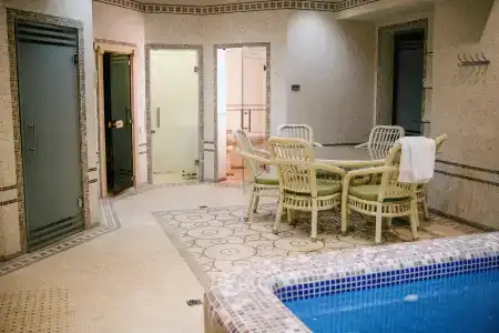 Royal Residence - 8