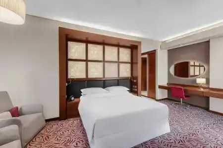 Four Points by Sheraton - 18