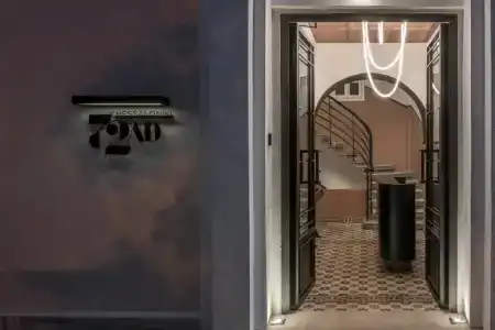 72 AD Suites - 4