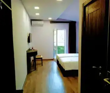 Riverside Guest House - 15