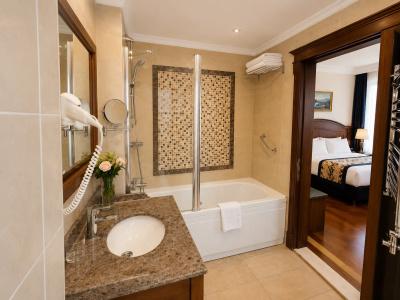 Glk Premier The Home Suites & Spa - 11