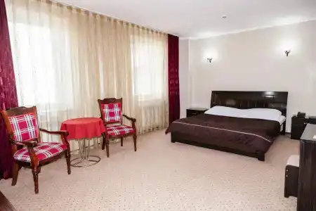 Golden Palace - 12
